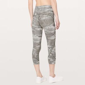 Lululemon In Movement Everlux Cropped Leggings